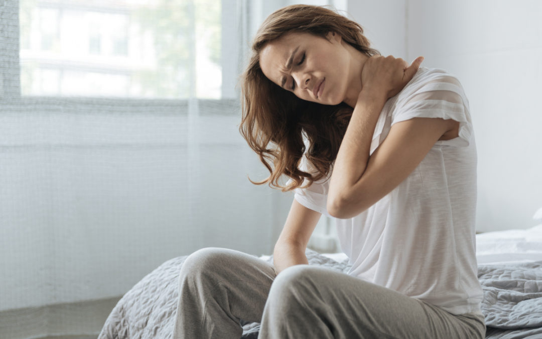 Neck Pain After Sleeping? Here’s 4 Possible Solutions